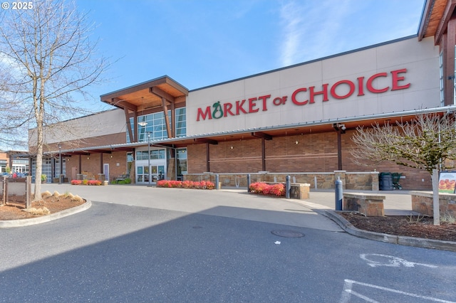 695 NW Falling Waters Ln Unit 304, Portland, OR 97229 - view of commercial location