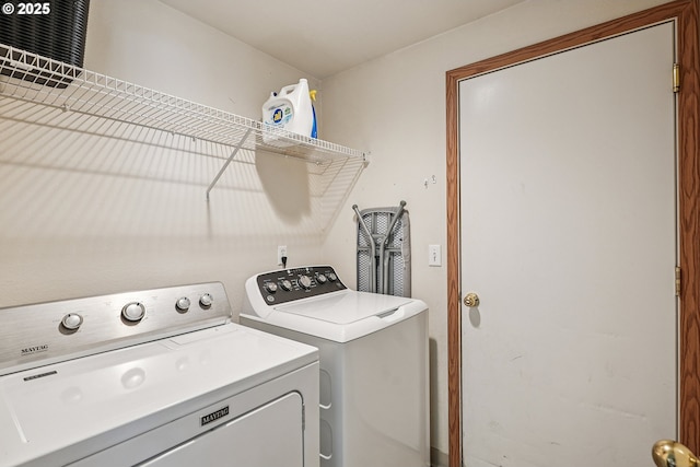 2812 NE Delancey Ct, Vancouver, WA 98682 - washroom with washing machine and clothes dryer