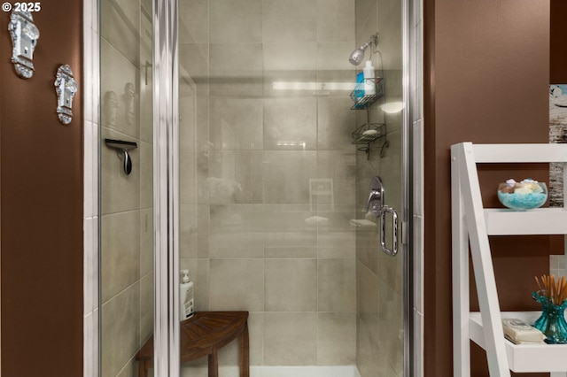 full bathroom featuring a stall shower