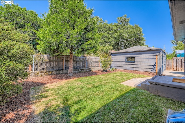 815/821 NE Holman St, Portland, OR 97211 - fenced backyard with an outbuilding