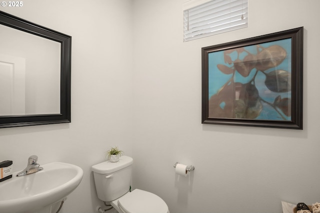 833 S 25th Ter, Cornelius, OR 97113 - half bath featuring a sink and toilet