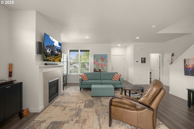 833 S 25th Ter, Cornelius, OR 97113 - living area with wood finished floors, a fireplace, and recessed lighting