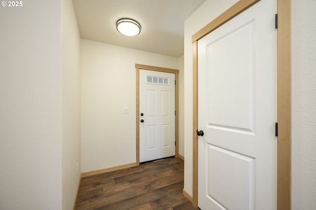 440 NW Gutbrod St, Sheridan, OR 97378 - corridor featuring dark wood finished floors and baseboards