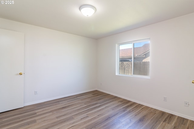 517 Anthony Dr, Boardman, OR 97818 - empty room with wood finished floors and baseboards