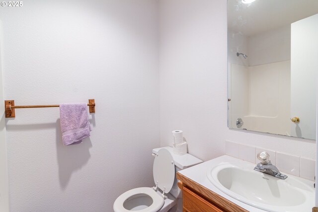 517 Anthony Dr, Boardman, OR 97818 - bathroom featuring toilet and vanity