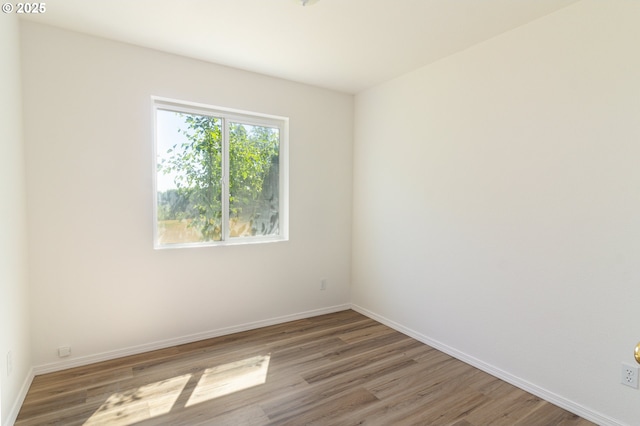 517 Anthony Dr, Boardman, OR 97818 - spare room with light wood-style flooring and baseboards