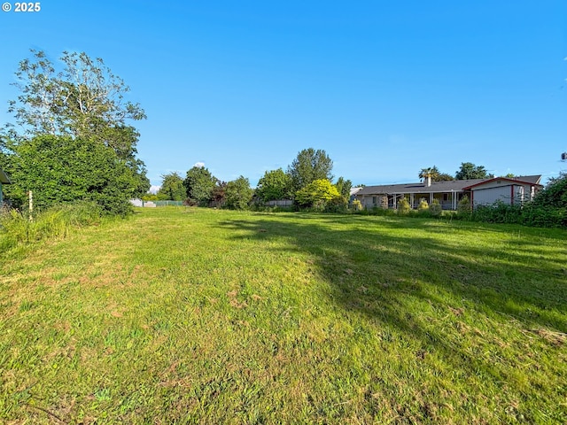 562 Gatch St, Woodburn, OR 97071 - view of yard