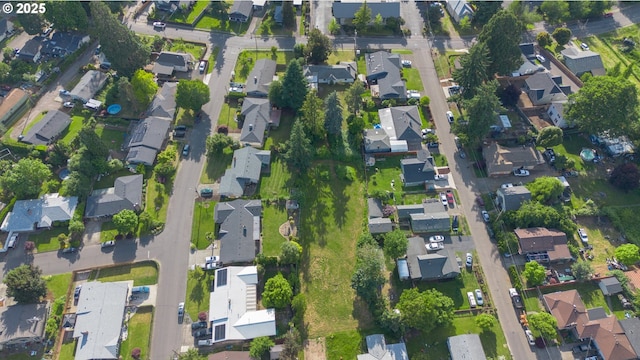 562 Gatch St, Woodburn, OR 97071 - aerial view of property's location featuring nearby suburban area