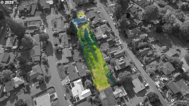 562 Gatch St, Woodburn, OR 97071 - aerial view of property's location featuring nearby suburban area