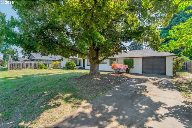 562 Gatch St, Woodburn, OR 97071 - ranch-style house with a garage and concrete driveway