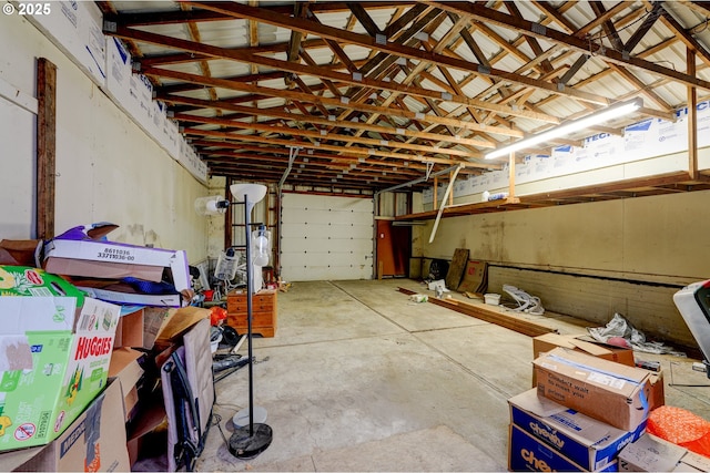 6620 SE Barbara Welch Rd, Portland, OR 97236 - view of garage
