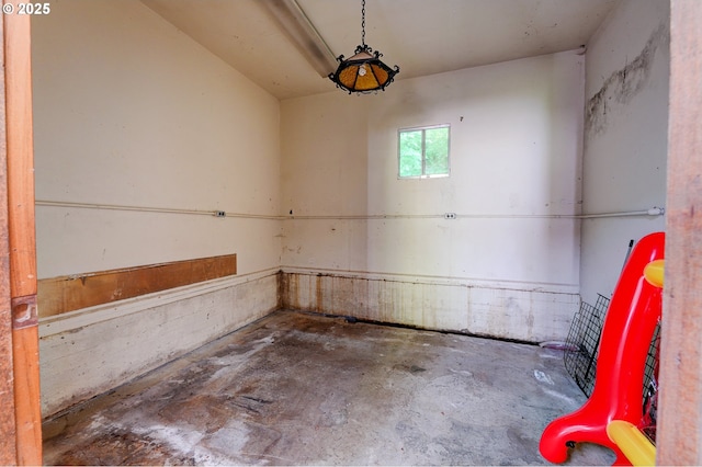 6620 SE Barbara Welch Rd, Portland, OR 97236 - view of garage