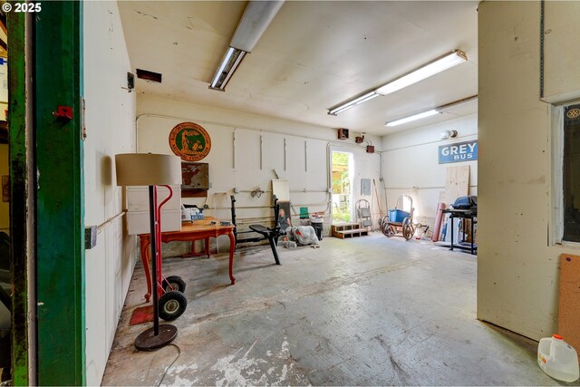 6620 SE Barbara Welch Rd, Portland, OR 97236 - view of garage