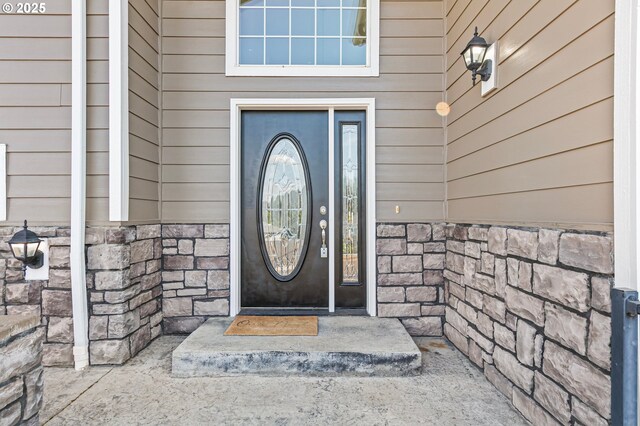 1590 Cottage Heights Loop, Cottage Grove, OR 97424 - doorway to property with stone siding