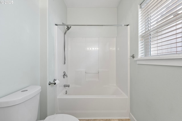 1590 Cottage Heights Loop, Cottage Grove, OR 97424 - full bath with toilet and shower / tub combination