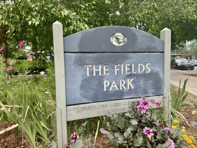 view of community / neighborhood sign