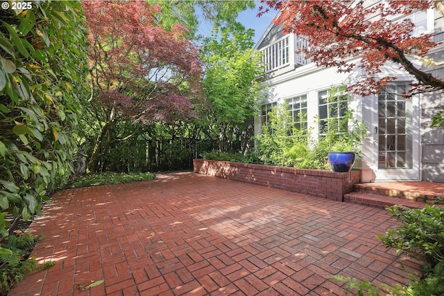 4317 SW Bernard Dr, Portland, OR 97239 - view of patio featuring a balcony