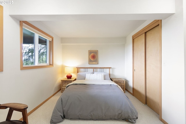 275 Sunset Dr, Eugene, OR 97403 - bedroom with light carpet and a closet
