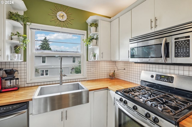 2025 SE Caruthers St Unit 19, Portland, OR 97214 - home office featuring wood finished floors