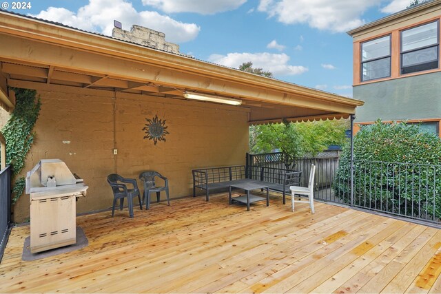 2025 SE Caruthers St Unit 19, Portland, OR 97214 - office area featuring light wood-style flooring, a chandelier, and baseboards