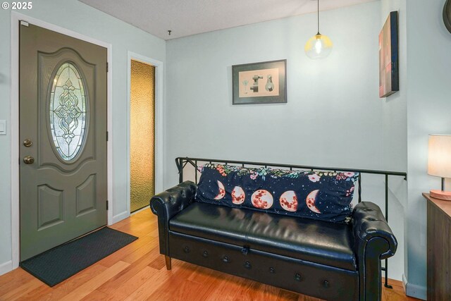 7360 SE Imperial Ct, Milwaukie, OR 97222 - foyer entrance with wood finished floors and baseboards