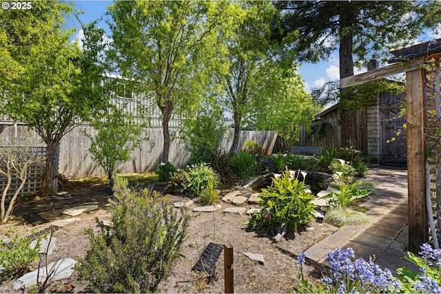 view of yard featuring fence