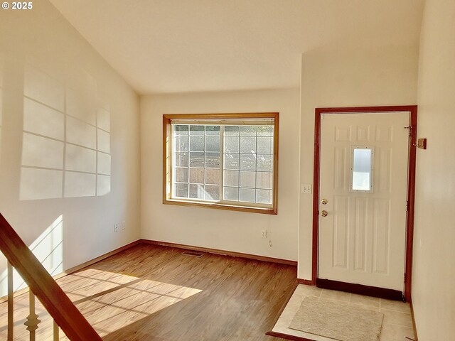 2732 SE 87th Ave, Portland, OR 97266 - foyer featuring light wood-style floors and baseboards