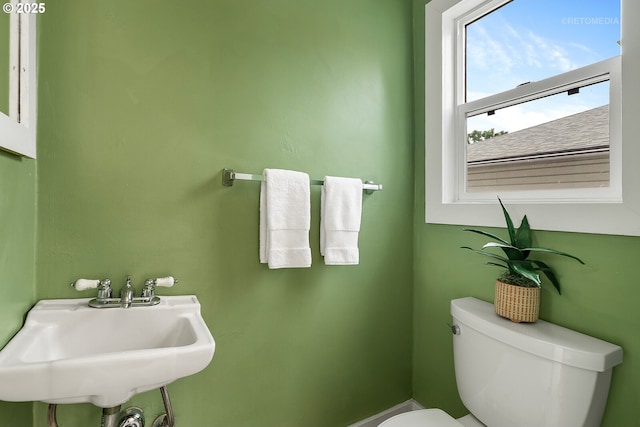 5125 NE Davis St, Portland, OR 97213 - bathroom featuring toilet and a sink