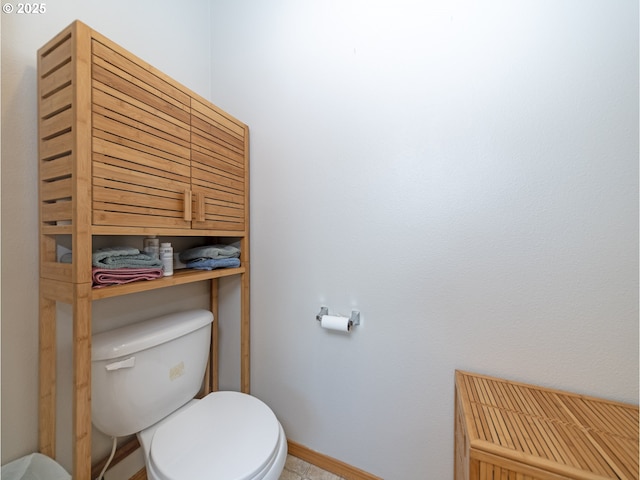 1007 4th Ave, Vernonia, OR 97064 - bathroom featuring toilet and baseboards