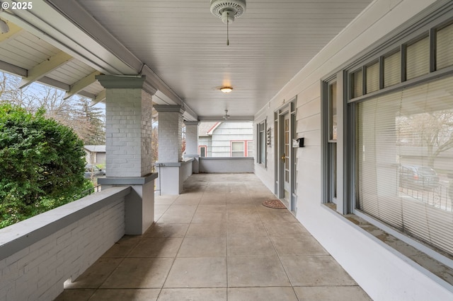 646 SE 60th Ave, Portland, OR 97215 - view of patio / terrace featuring a porch