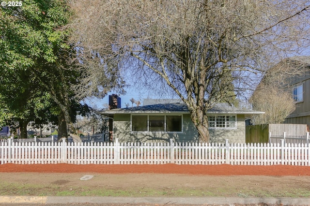 view of front of property