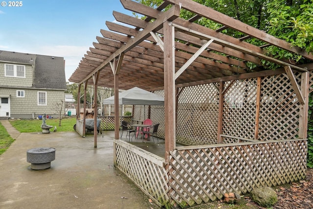 1825 NE 4th St, Salem, OR 97301 - view of patio featuring a gazebo and a pergola