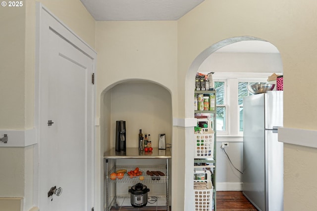1825 NE 4th St, Salem, OR 97301 - hall with arched walkways and dark wood finished floors