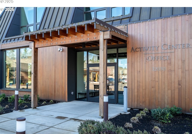 7430 SW Greens View Ct, Wilsonville, OR 97070 - property entrance with a patio area