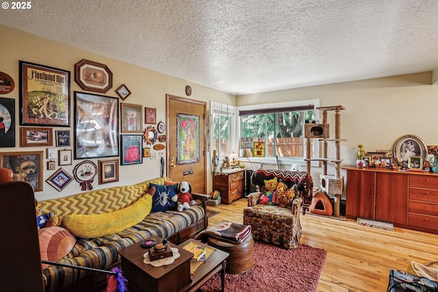 1304 NE 79th Ave, Portland, OR 97213 - living area with wood finished floors and a textured ceiling