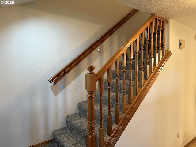 16117 NE 87th St, Vancouver, WA 98682 - staircase with a textured ceiling