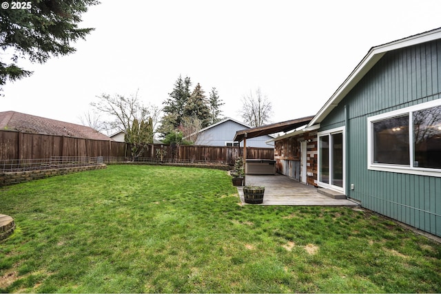 view of yard featuring a patio area