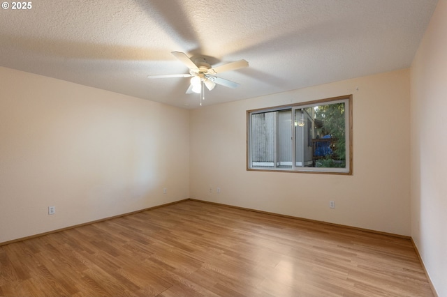 1502 NE 72nd St, Vancouver, WA 98665 - spare room with light wood finished floors, ceiling fan, and a textured ceiling