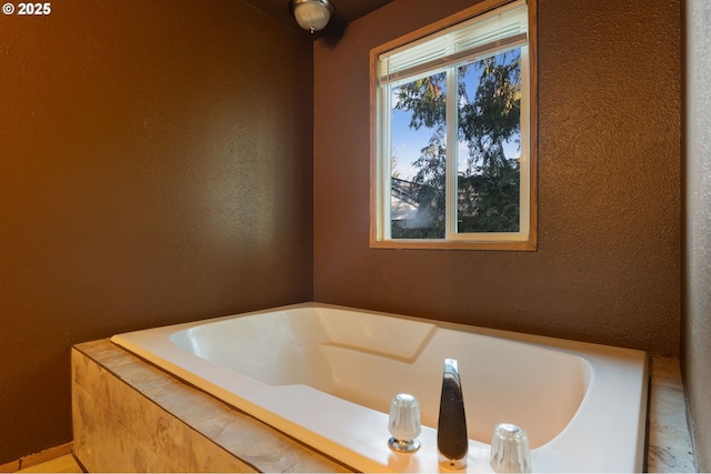 1502 NE 72nd St, Vancouver, WA 98665 - bathroom featuring a garden tub and a textured wall