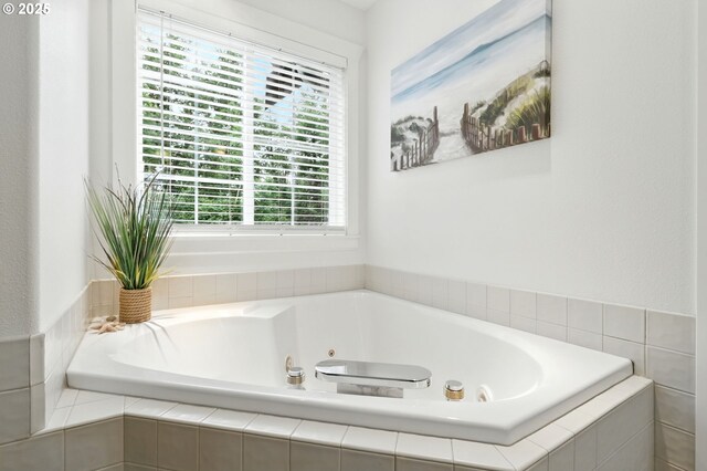 20817 NE 101st Ct, Battle Ground, WA 98604 - full bathroom featuring a jetted tub