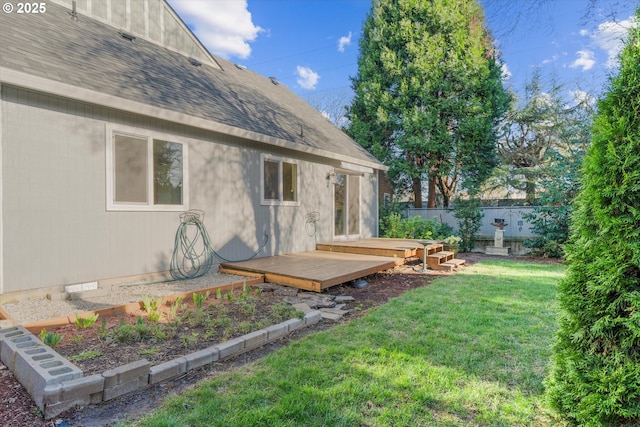 288 NE Hyde Cir, Hillsboro, OR 97124 - back of property with a wooden deck
