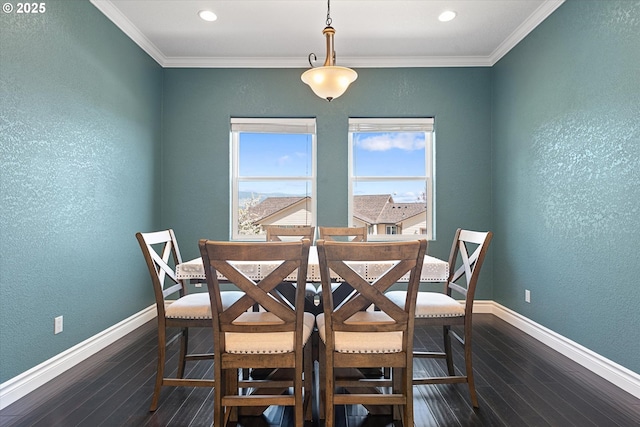 130 Ridge Dr, La Grande, OR 97850 - dining area featuring wood-type flooring, baseboards, and ornamental molding