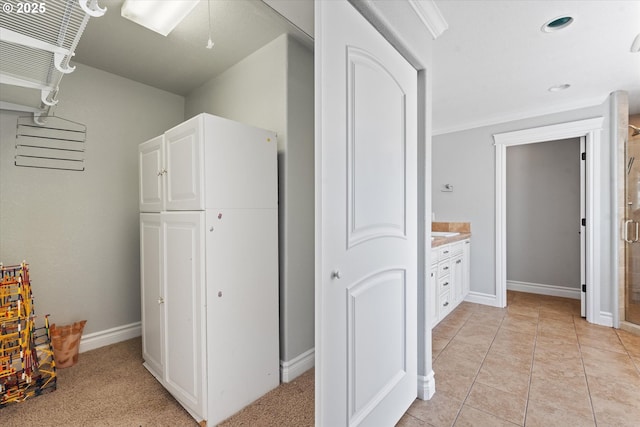 130 Ridge Dr, La Grande, OR 97850 - laundry room featuring baseboards and recessed lighting
