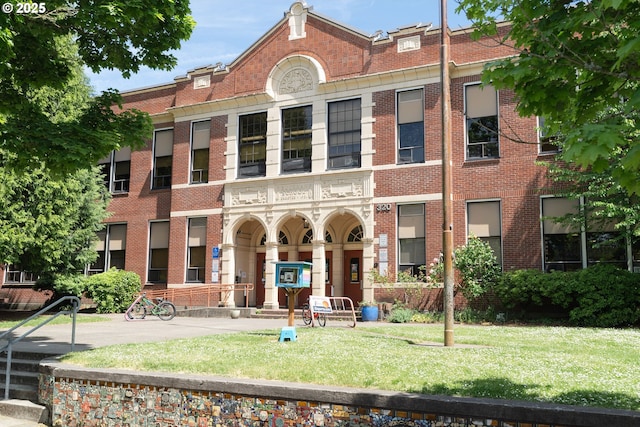 view of building exterior