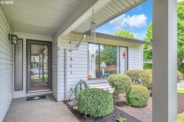 15645 NE Russell Pl, Portland, OR 97230 - entrance to property