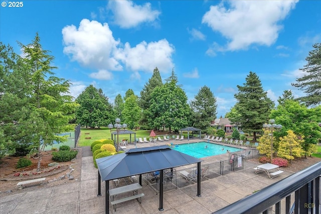 15645 NE Russell Pl, Portland, OR 97230 - community pool with a patio