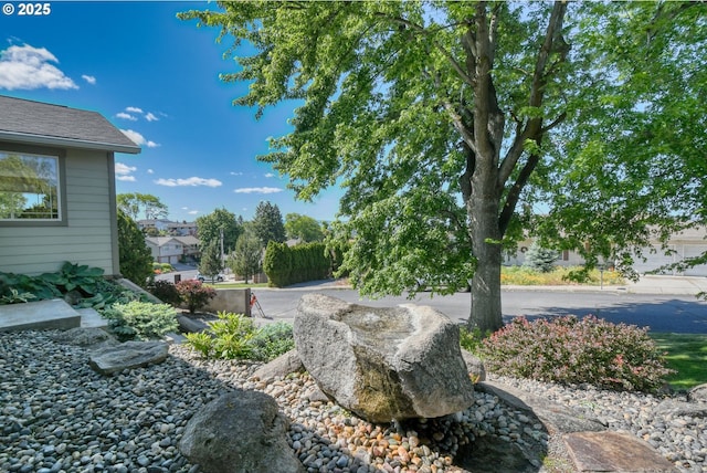 1329 NW Horn Ave, Pendleton, OR 97801 - view of yard