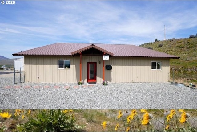 675 Peach Rd, Waterville, WA 98858 - view of front of home with metal roof