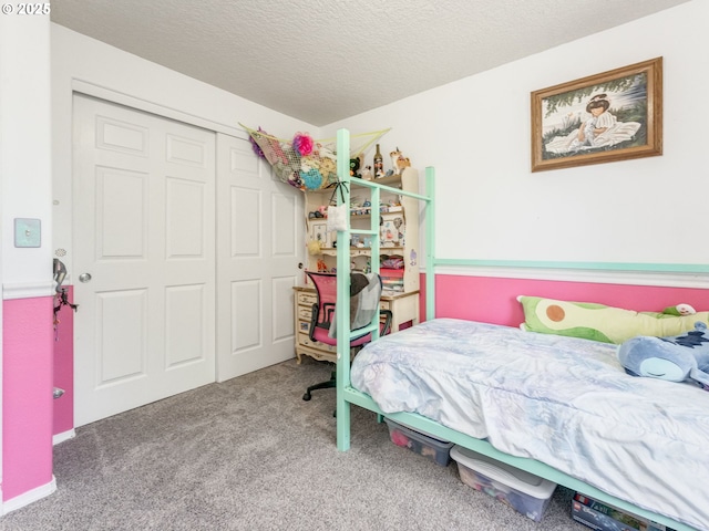 35530 Edies Way, Saint Helens, OR 97051 - carpeted bedroom featuring a closet and a textured ceiling