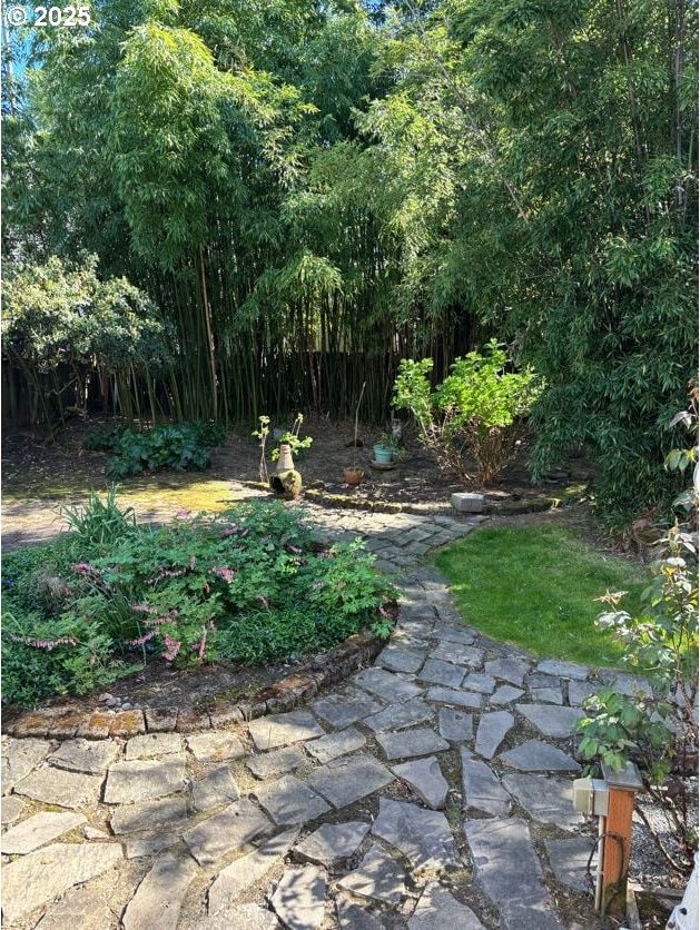 74 NE Sacramento St, Portland, OR 97213 - view of yard